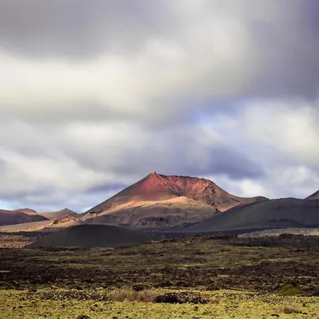 Vakantiehuis Home2book Serene Canary Style House, Garden & Pool *