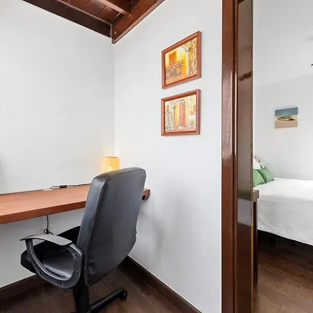 Cosy Alegranza 105, Communal Pool, Private Garden Semesterbostad