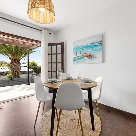 Holiday home Home2book Serene Canary Style House, Garden & Pool