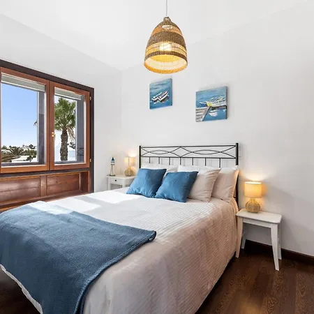 Cosy Alegranza 105, Communal Pool, Private Garden Semesterbostad *