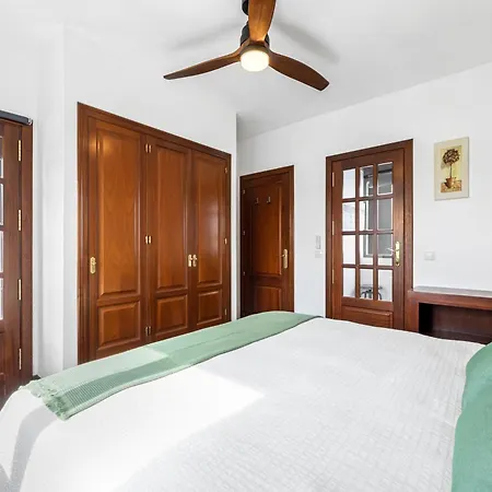 Cosy Alegranza 105, Communal Pool, Private Garden Semesterbostad Playa Blanca (Lanzarote)