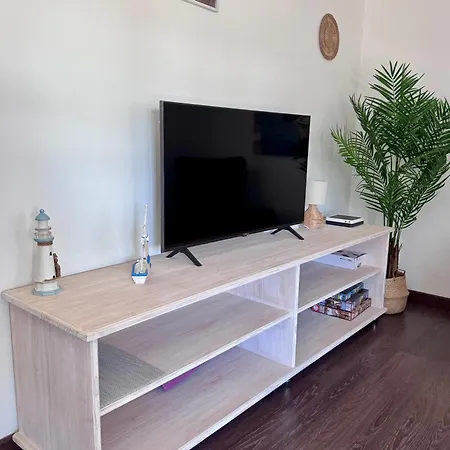 Cosy Alegranza 105, Communal Pool, Private Garden *