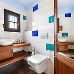 Cosy Alegranza 105, Communal Pool, Private Garden *